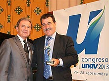 D. Jos� Luis Prieto Otero, Presidente de UNAV y D. Manuel Mart�n, Enterprise Atesa (Subdirector de ventas)