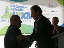 XVII CONGRESO DE TURISMO UNAV 2014 - �VILA, 8 de Mayo de 2014 - �C�mo recuperar la rentabilidad perdida?